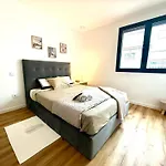 Cc House Gaia Apartman Bicas